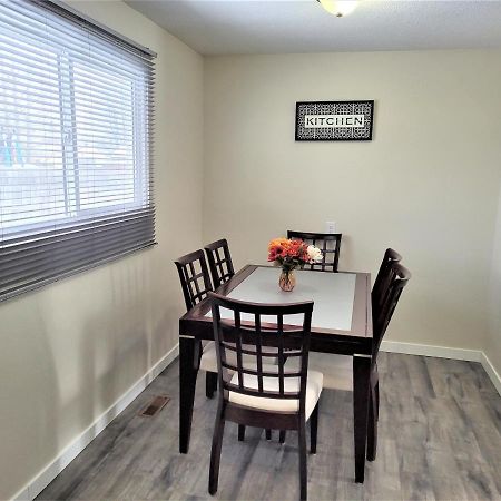 Cozy 4 Bedroom Townhouse - Peaceful Feel Of Home Winnipeg Kültér fotó