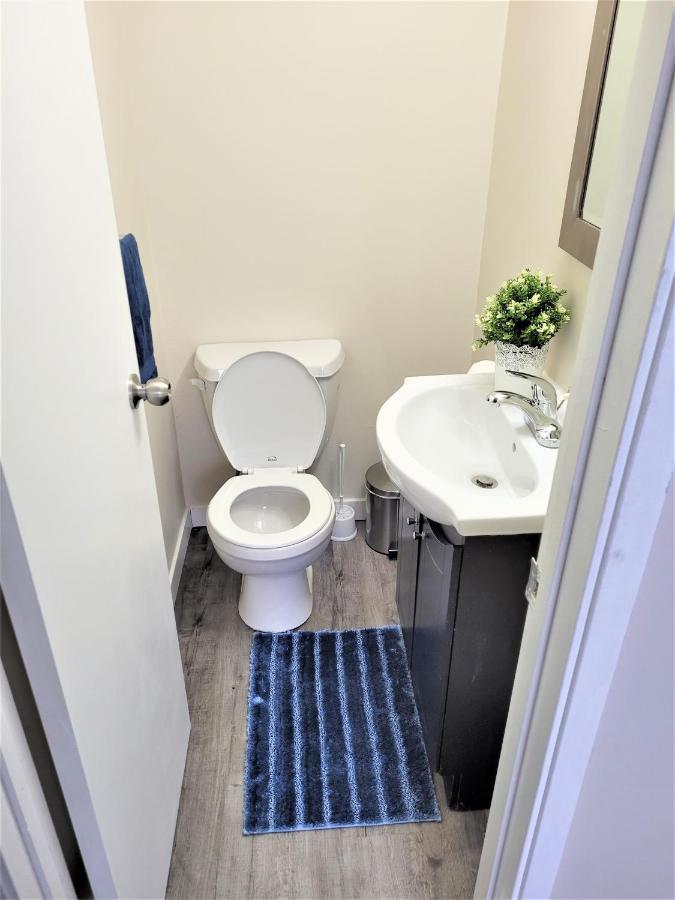Cozy 4 Bedroom Townhouse - Peaceful Feel Of Home Winnipeg Kültér fotó