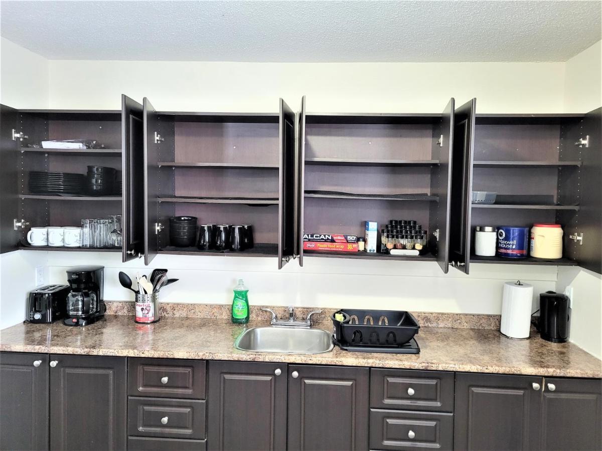 Cozy 4 Bedroom Townhouse - Peaceful Feel Of Home Winnipeg Kültér fotó