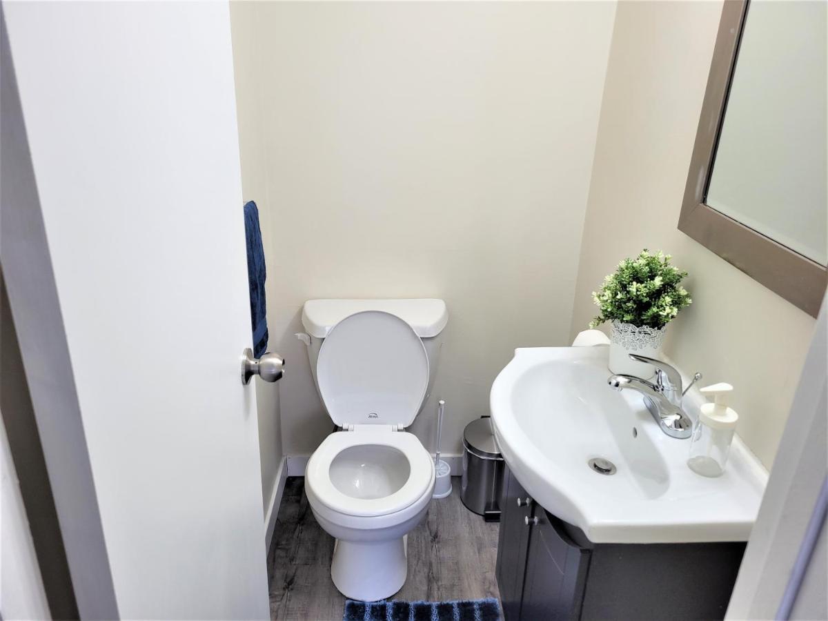 Cozy 4 Bedroom Townhouse - Peaceful Feel Of Home Winnipeg Kültér fotó