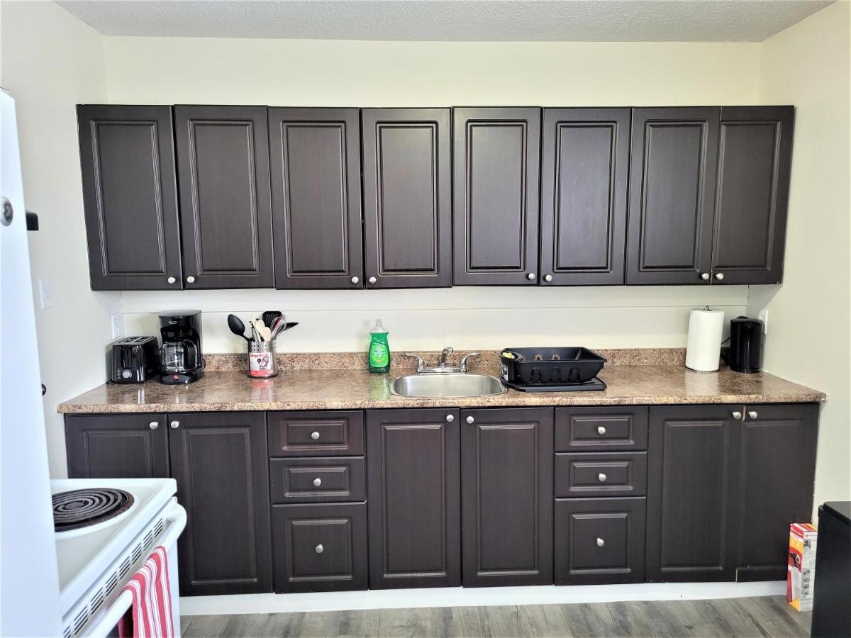 Cozy 4 Bedroom Townhouse - Peaceful Feel Of Home Winnipeg Kültér fotó